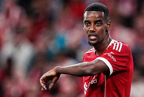 Isak's Debut Brings Star Power Despite Evident Rust