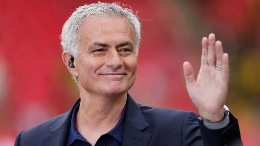 Who would say not to Benfica? - Mourinho touches down for talks
