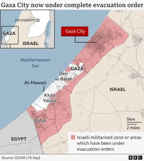 Countless Palestinians Flee as Israeli Troops Move Deeper into Urban Areas
